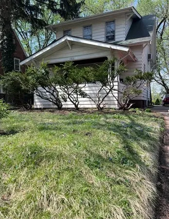 a view of a patio in backyard