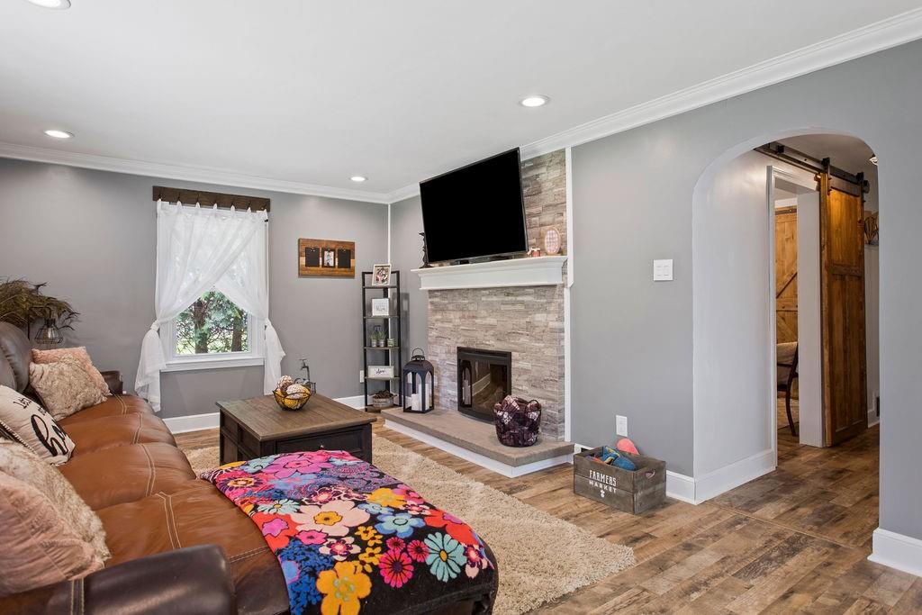 1907 Kings Chapel Road New Castle, PA 16105 - Photo 3 of 24 Gallery Image 3