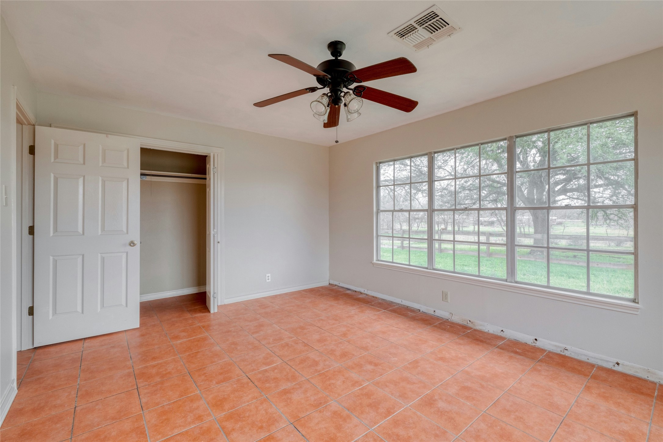 103 Robin Lane Luling, TX 78648 - Photo 21 of 40