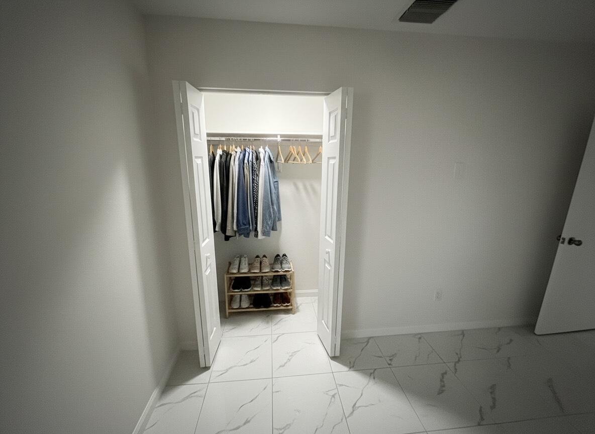 3255 J Avenue Riviera Beach, FL 33404 - Photo 11 of 18 interior5