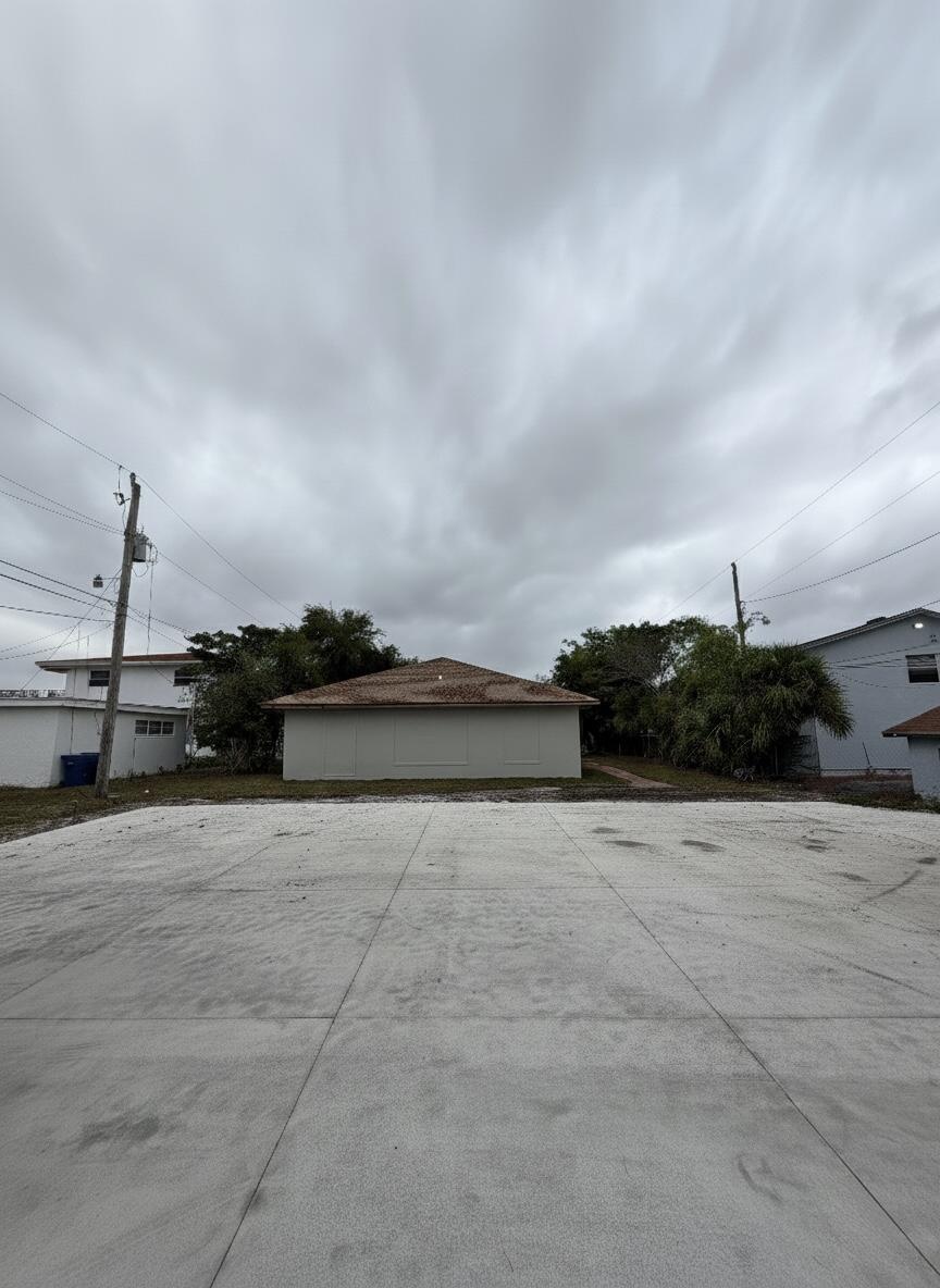 3255 J Avenue Riviera Beach, FL 33404 - Photo 3 of 18 building3