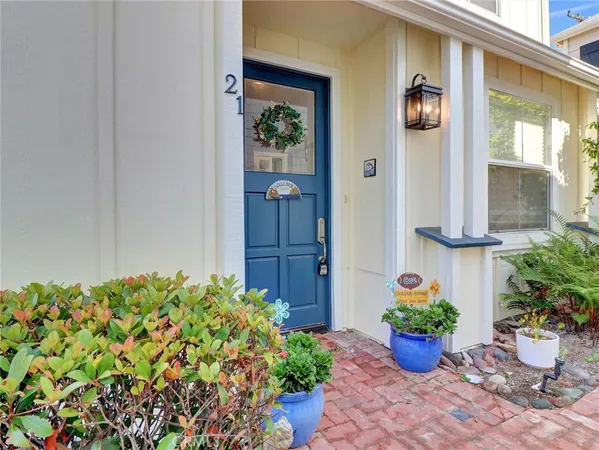 $1,279,000 | 1800 South Pacific Coast, Unit 21, Redondo Beach, CA 90277