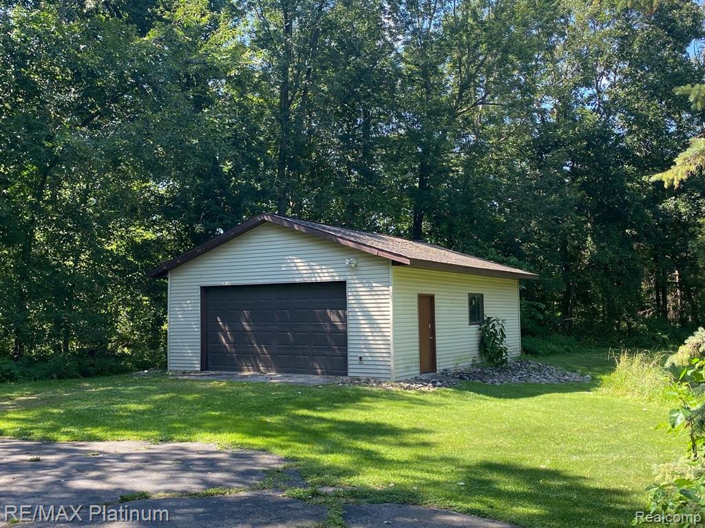 6081 Spaulding Road Howell, MI 48855 - Photo 14 of 15