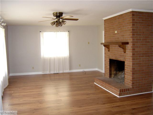 5421 Ridge Road Lexington, NC 27295 - Photo 4 of 15 Den/Family/Great Room.