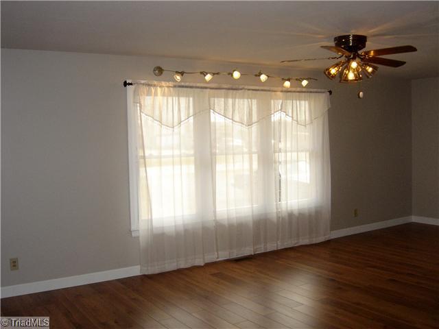 5421 Ridge Road Lexington, NC 27295 - Photo 5 of 15 Living Room.