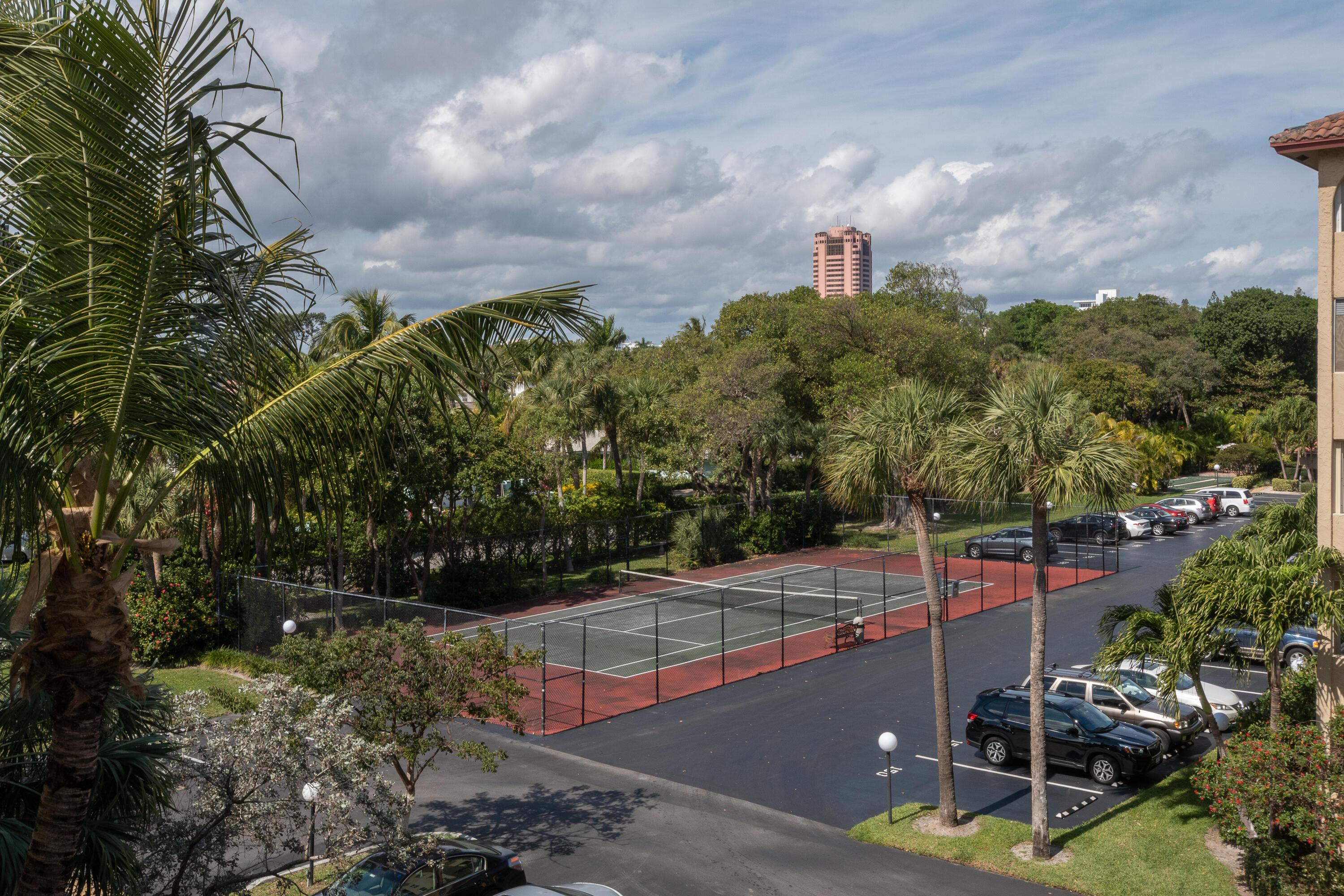 951 De Soto Road, Unit 427 Boca Raton, FL 33432 - Photo 34 of 44 a view of a entertaining space