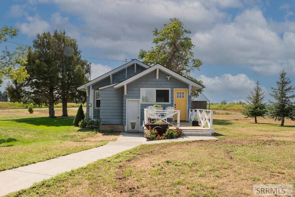 498 East River Road Firth, ID 83236 - Photo 1 of 27 Main View