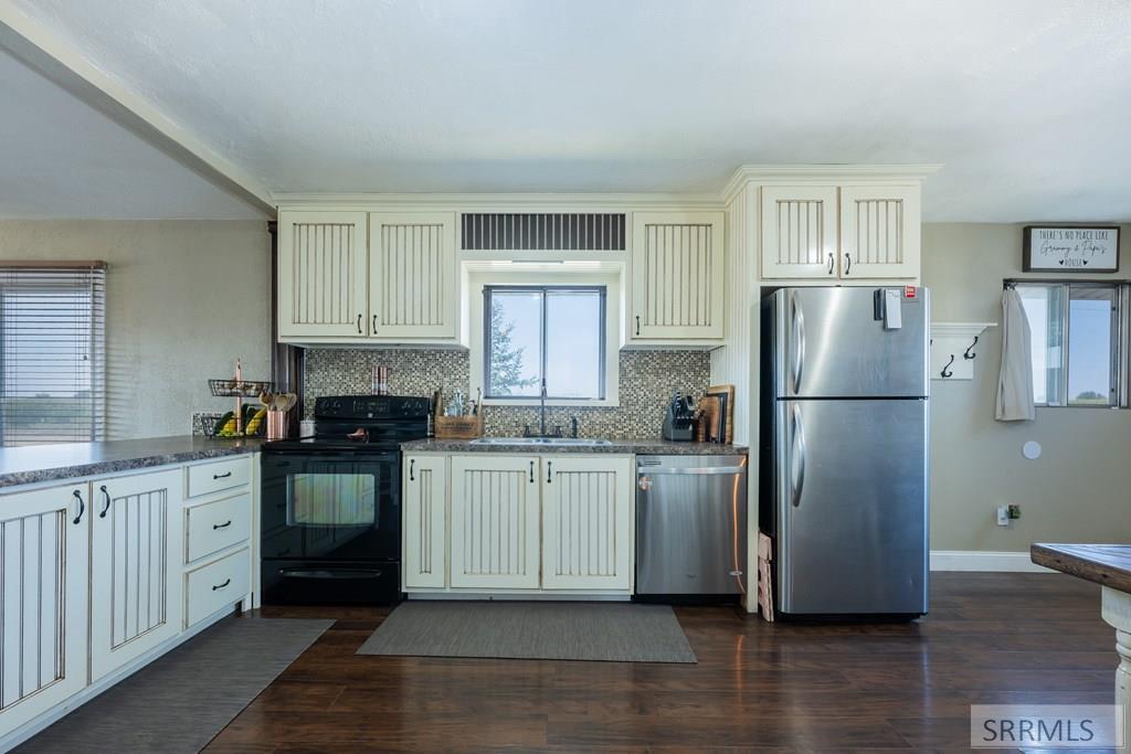 498 East River Road Firth, ID 83236 - Photo 18 of 27