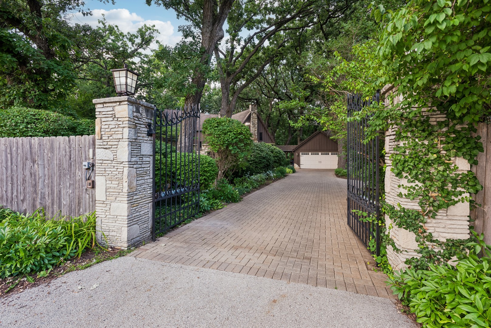 28W670 Batavia Road Warrenville, IL 60555 - Photo 10 of 46 Gallery Image 10
