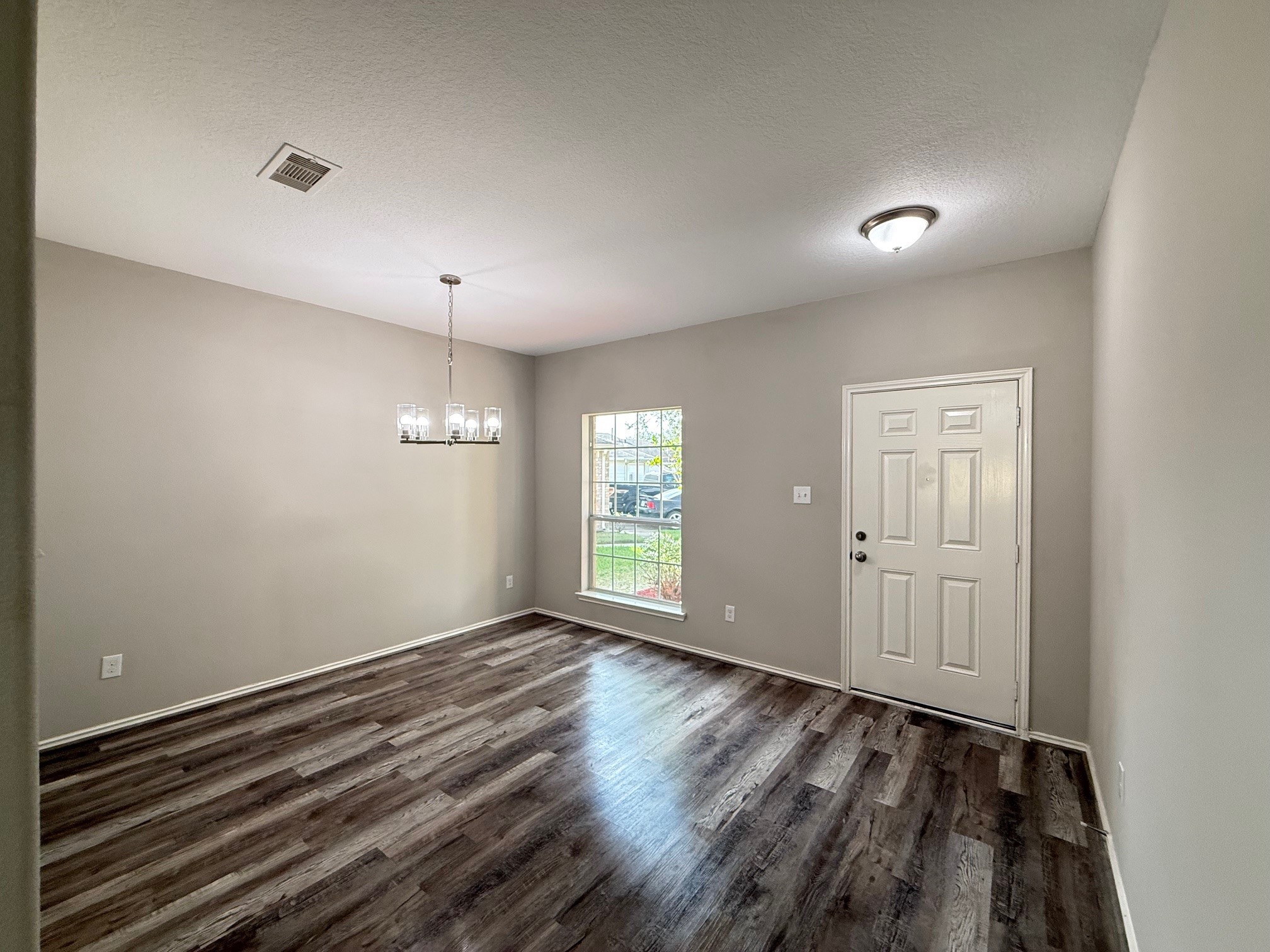 914 Whispering Winds Court Baytown, TX 77521 - Photo 4 of 33