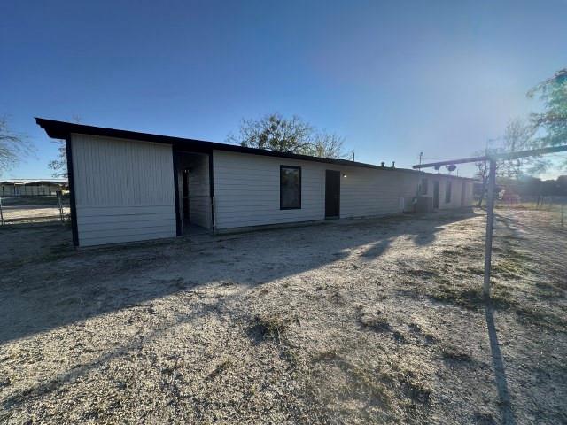 337-339 Long Drive Del Rio, TX 78840 - Photo 4 of 17