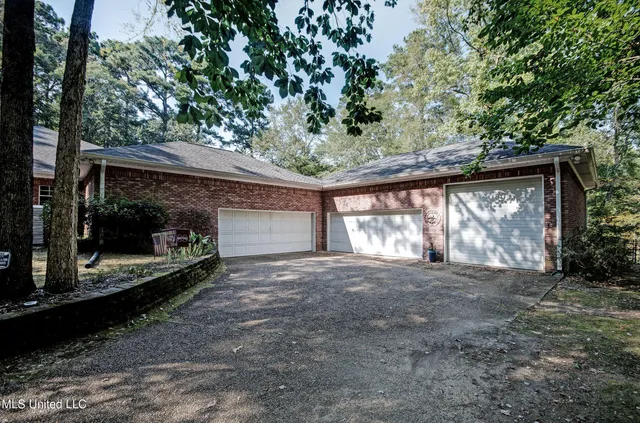 $749,900 | 6478 Grants Ferry Road, Brandon, MS 39047