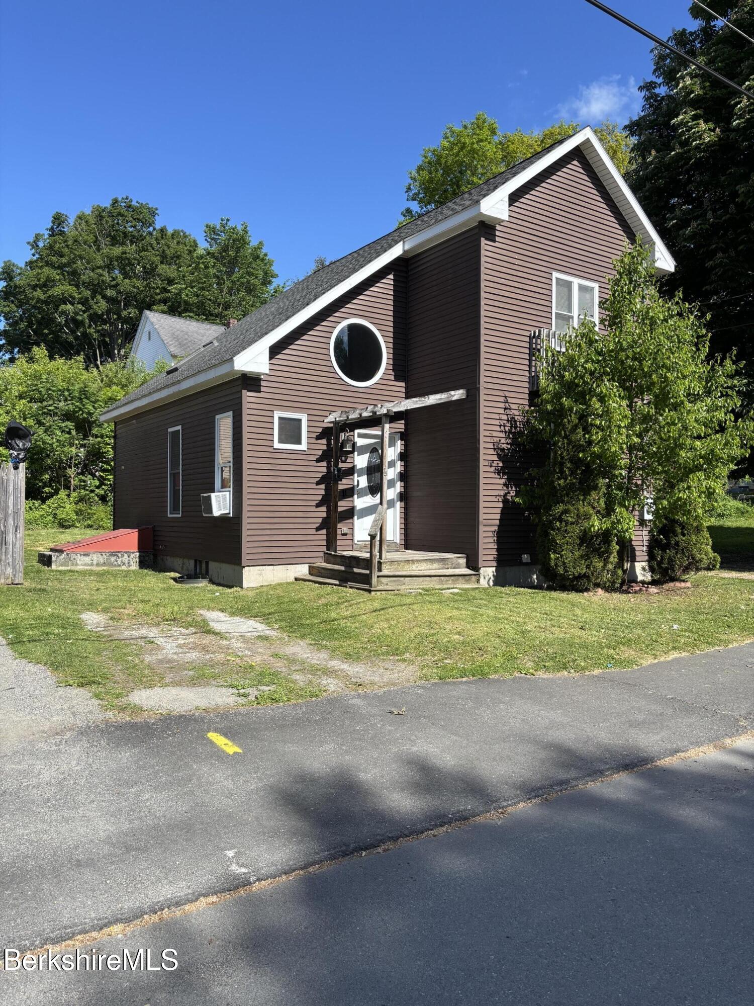 75 Third Street Pittsfield, MA 01201 - Photo 3 of 3 IMG_1678
