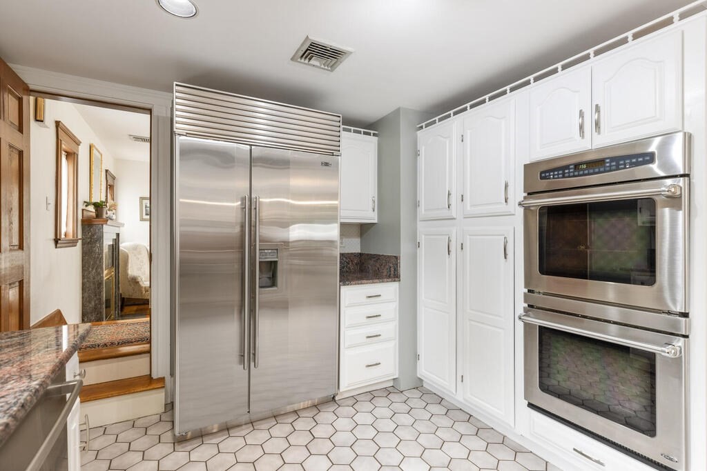85 Lawrence Road Medford, MA 02155 - Photo 14 of 33