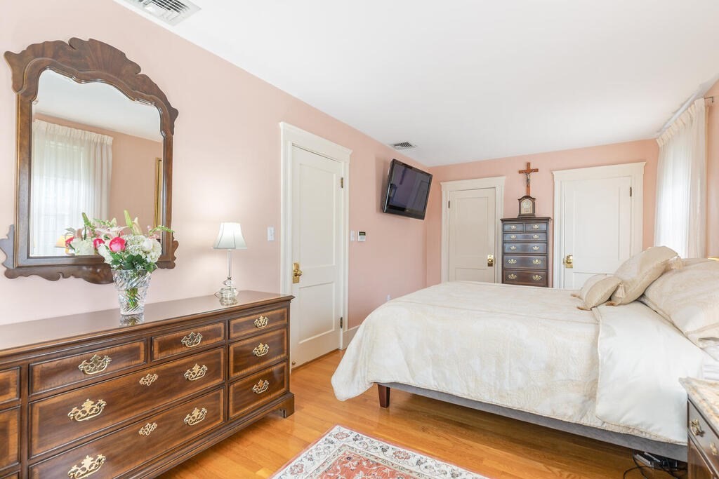 85 Lawrence Road Medford, MA 02155 - Photo 20 of 33