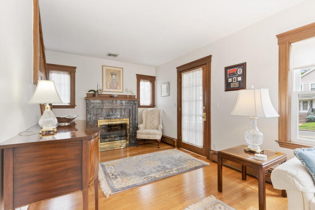 85 Lawrence Road Medford, MA 02155 - Photo 5 of 33