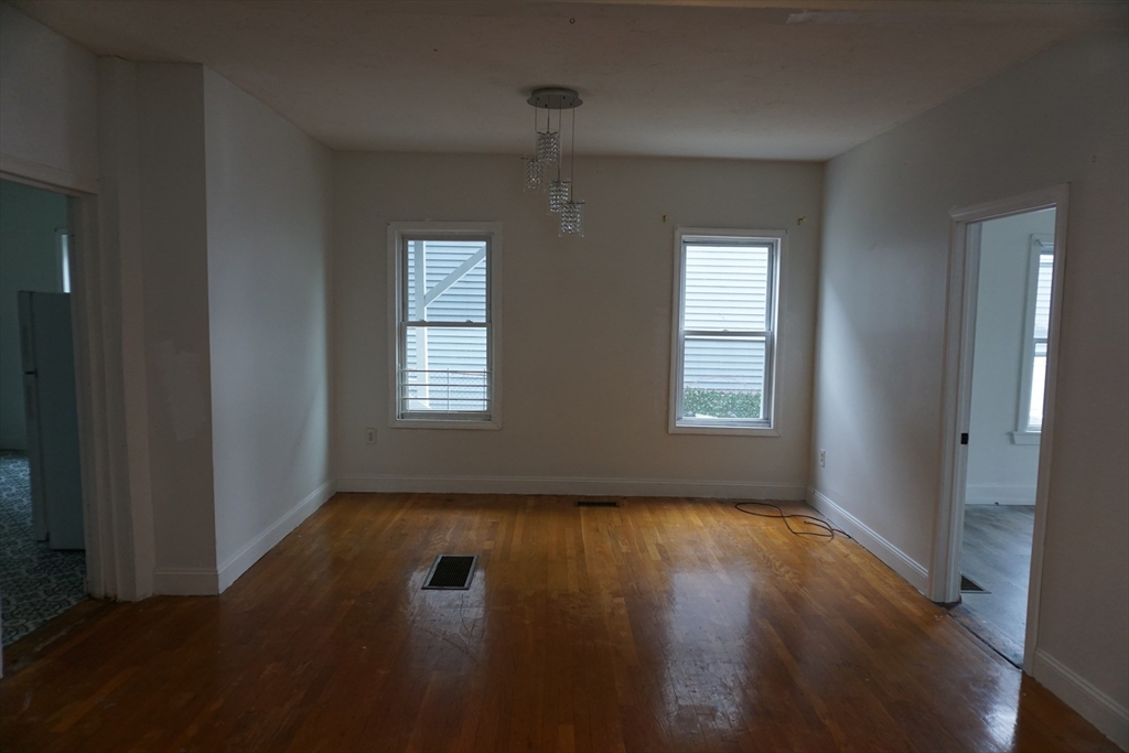 27 Shaw Street Lowell, MA 01851 - Photo 12 of 27