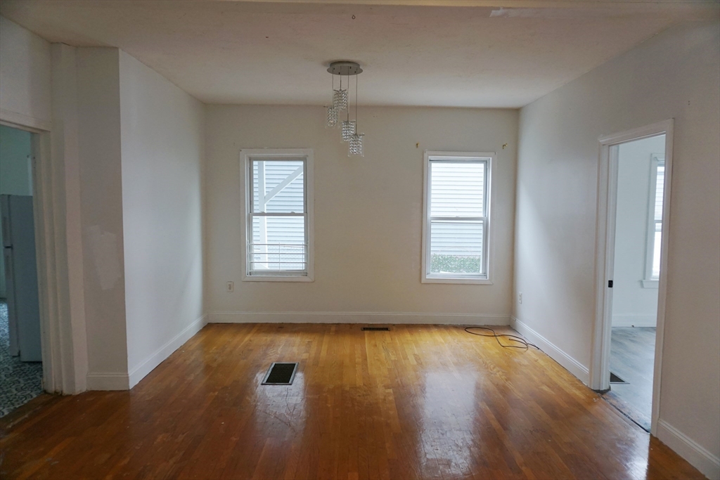 27 Shaw Street Lowell, MA 01851 - Photo 13 of 27