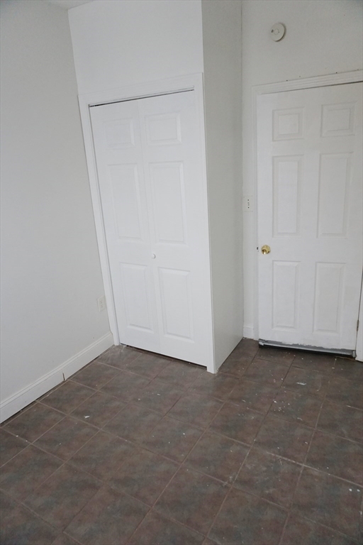 27 Shaw Street Lowell, MA 01851 - Photo 17 of 27