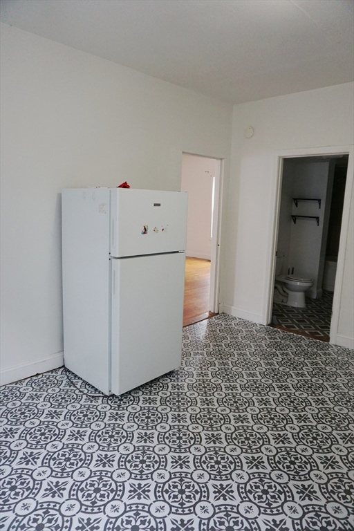 27 Shaw Street Lowell, MA 01851 - Photo 5 of 27