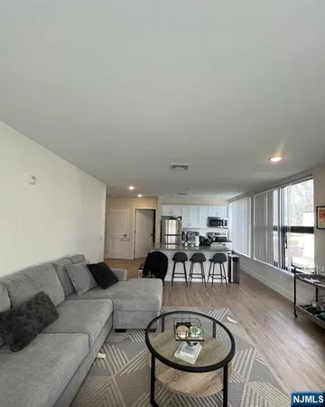 $2,150 | 519 Livingston Street, Unit 203, Norwood, NJ 07648