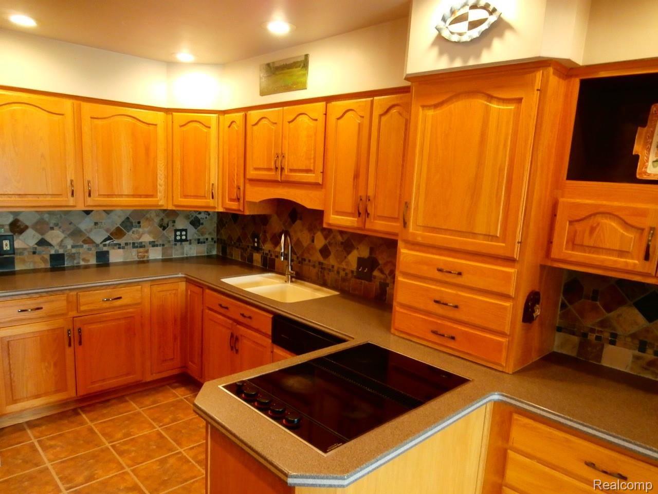 730 Hamilton Court Rochester, MI 48307 - Photo 9 of 39 P3090095.JPG