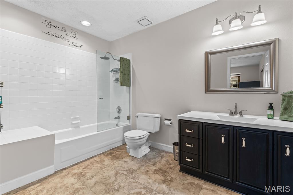 5527 Pierre Court St. Louis, MO 63128 - Photo 16 of 34