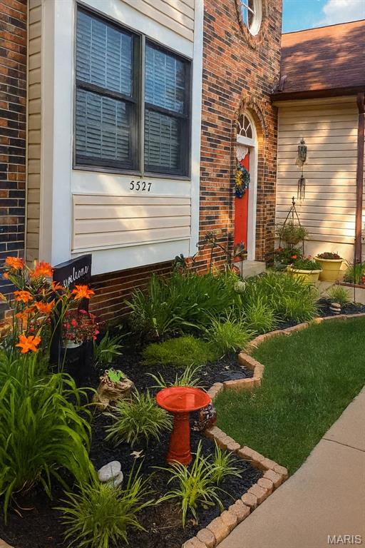 5527 Pierre Court St. Louis, MO 63128 - Photo 2 of 34