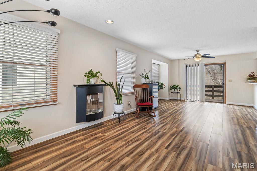 5527 Pierre Court St. Louis, MO 63128 - Photo 7 of 34