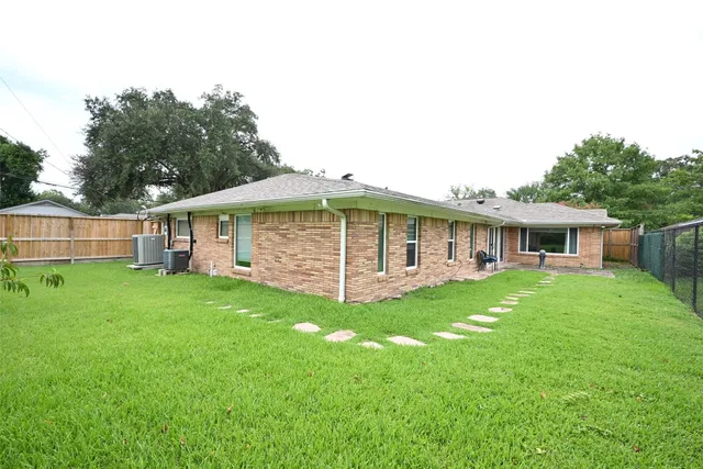 $3,450 | 2127 Lamonte Lane, Houston, TX 77018