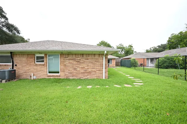 $3,450 | 2127 Lamonte Lane, Houston, TX 77018