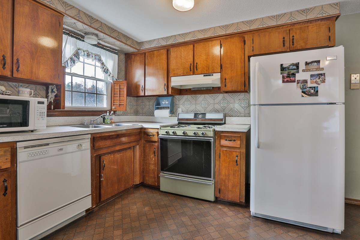 236 Harris Road Nashua, NH 03062 - Photo 12 of 16