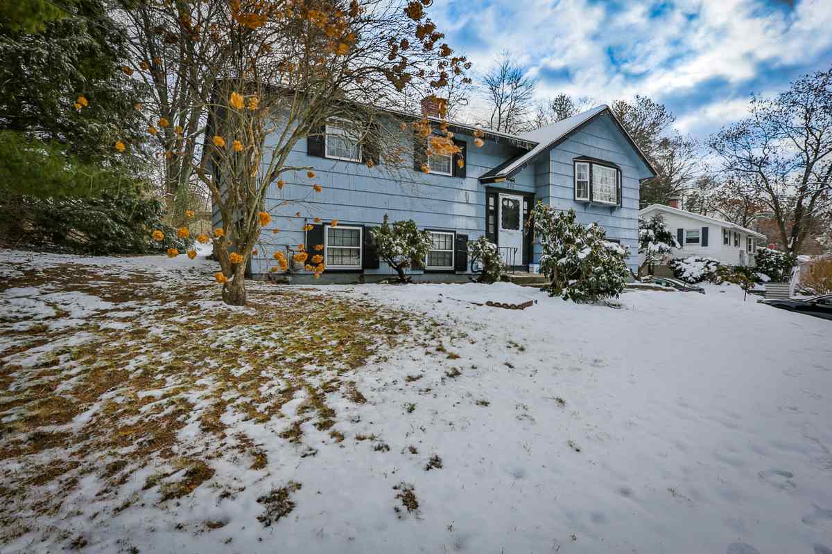 236 Harris Road Nashua, NH 03062 - Photo 3 of 16