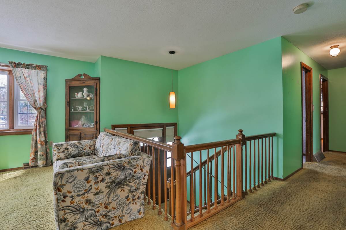 236 Harris Road Nashua, NH 03062 - Photo 5 of 16