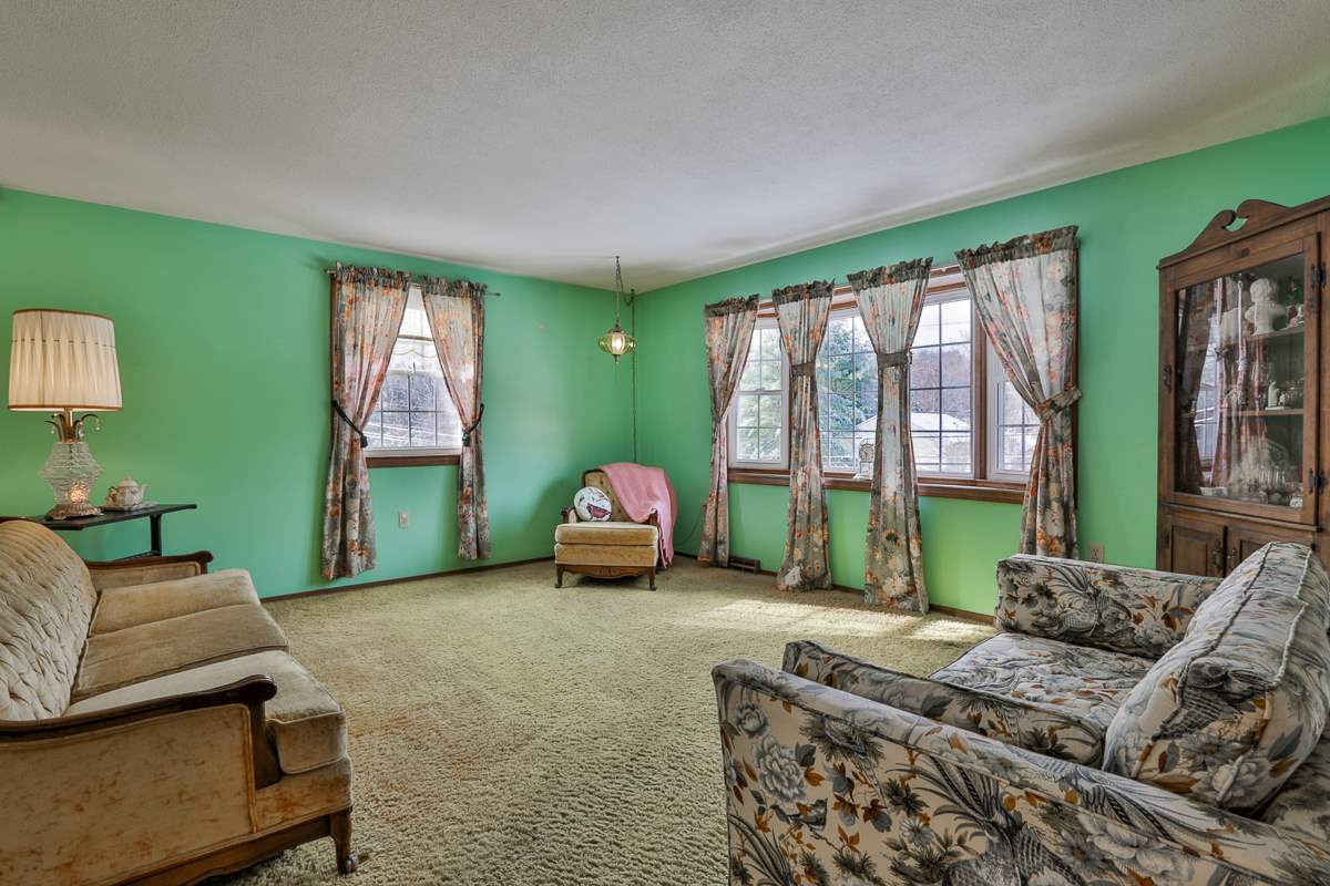 236 Harris Road Nashua, NH 03062 - Photo 7 of 16