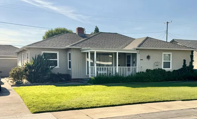 $489,950 | 709 South Lee Avenue, Lodi, CA 95240