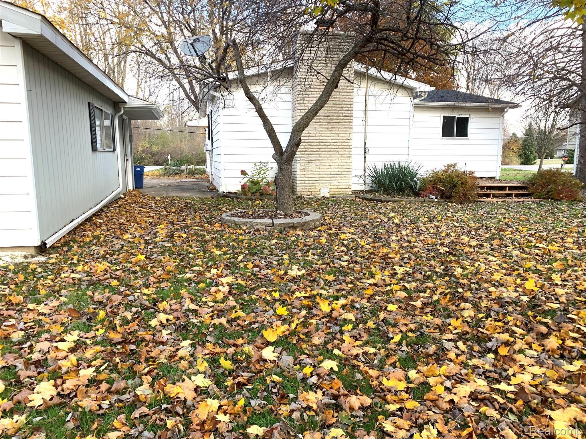 6288 East Potter Road Burton, MI 48509 - Photo 2 of 22 IMG-1537.jpg
