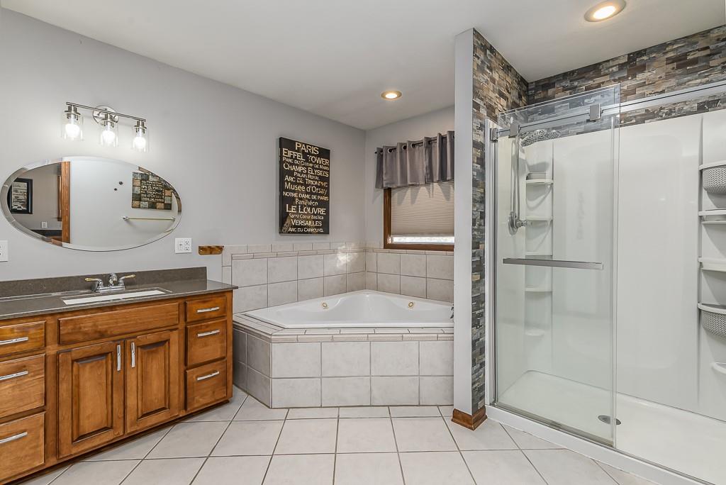 20230 168th Street Basehor, KS 66007 - Photo 16 of 43