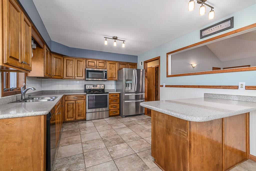 20230 168th Street Basehor, KS 66007 - Photo 9 of 43