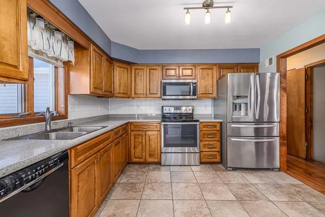 $495,000 | 20230 168th Street, Basehor, KS 66007