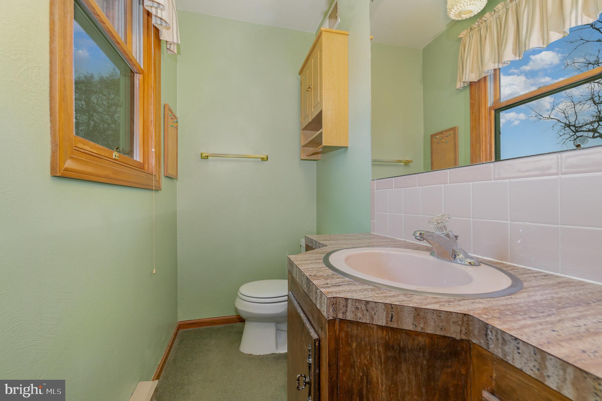 1528 Linden Road Chambersburg, PA 17202 - Photo 11 of 29 Gallery Image 11