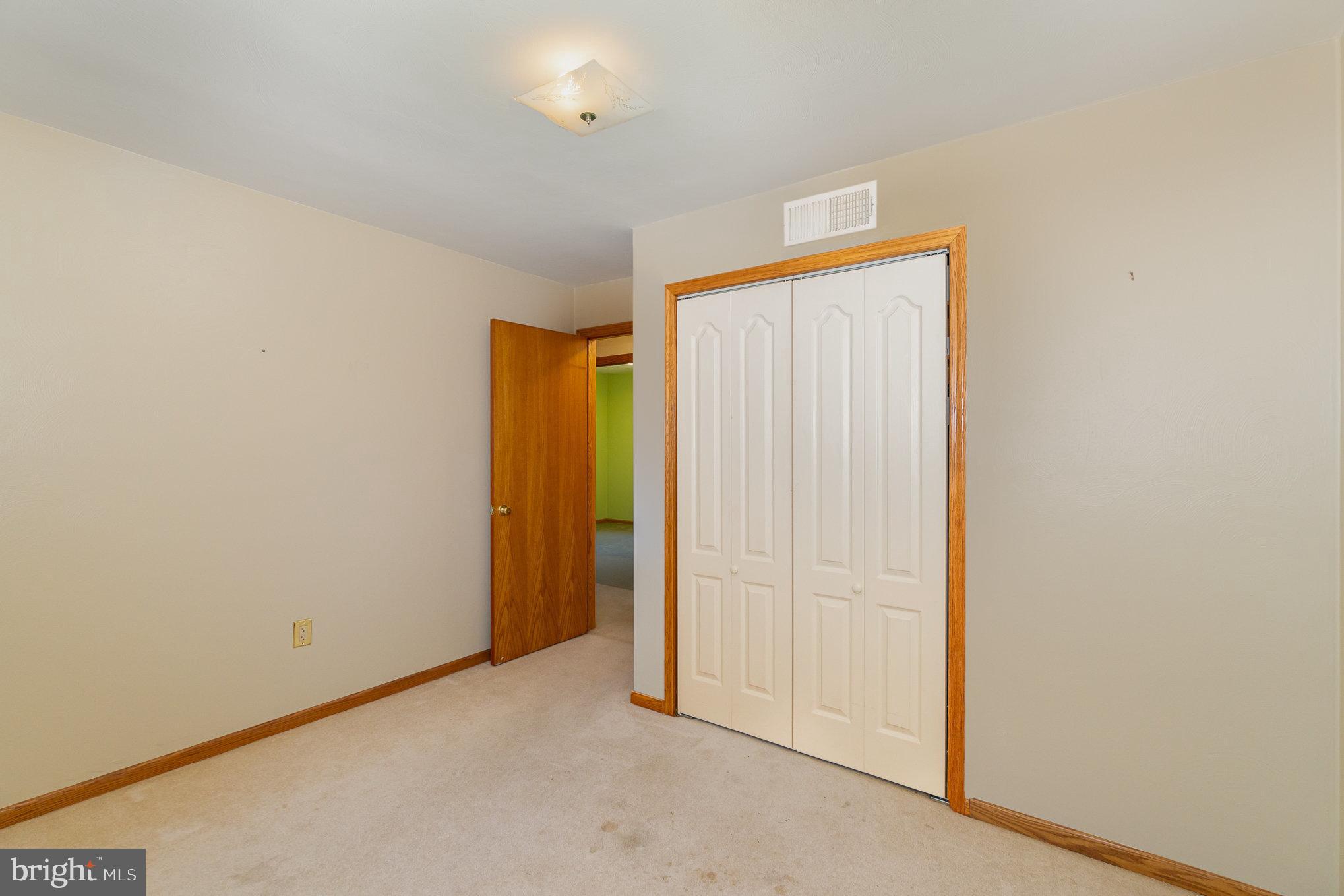 1528 Linden Road Chambersburg, PA 17202 - Photo 13 of 29 Gallery Image 13