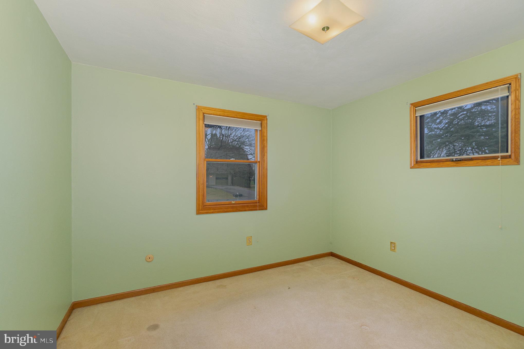 1528 Linden Road Chambersburg, PA 17202 - Photo 14 of 29 Gallery Image 14