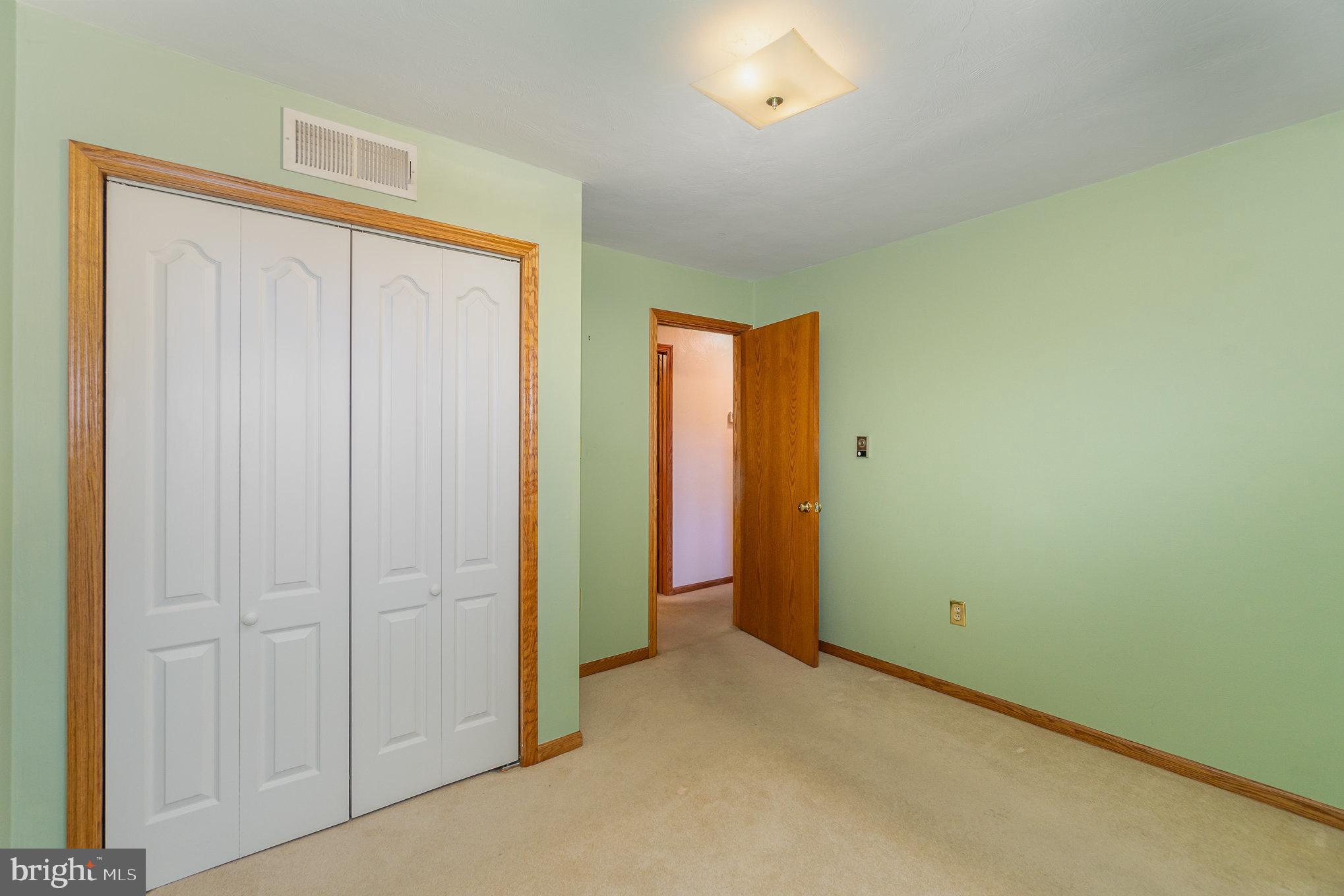 1528 Linden Road Chambersburg, PA 17202 - Photo 15 of 29 Gallery Image 15