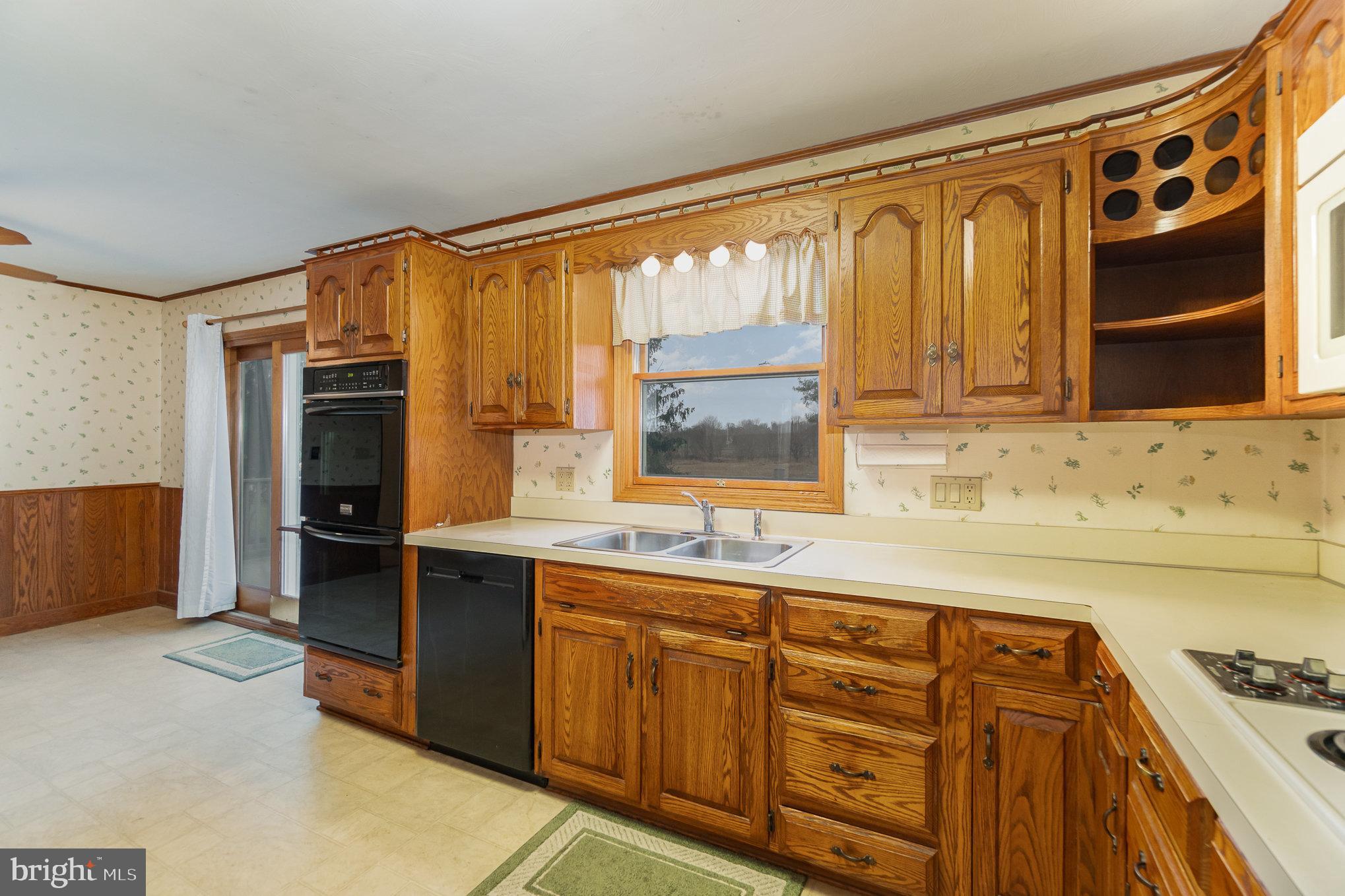1528 Linden Road Chambersburg, PA 17202 - Photo 2 of 29 Gallery Image 2