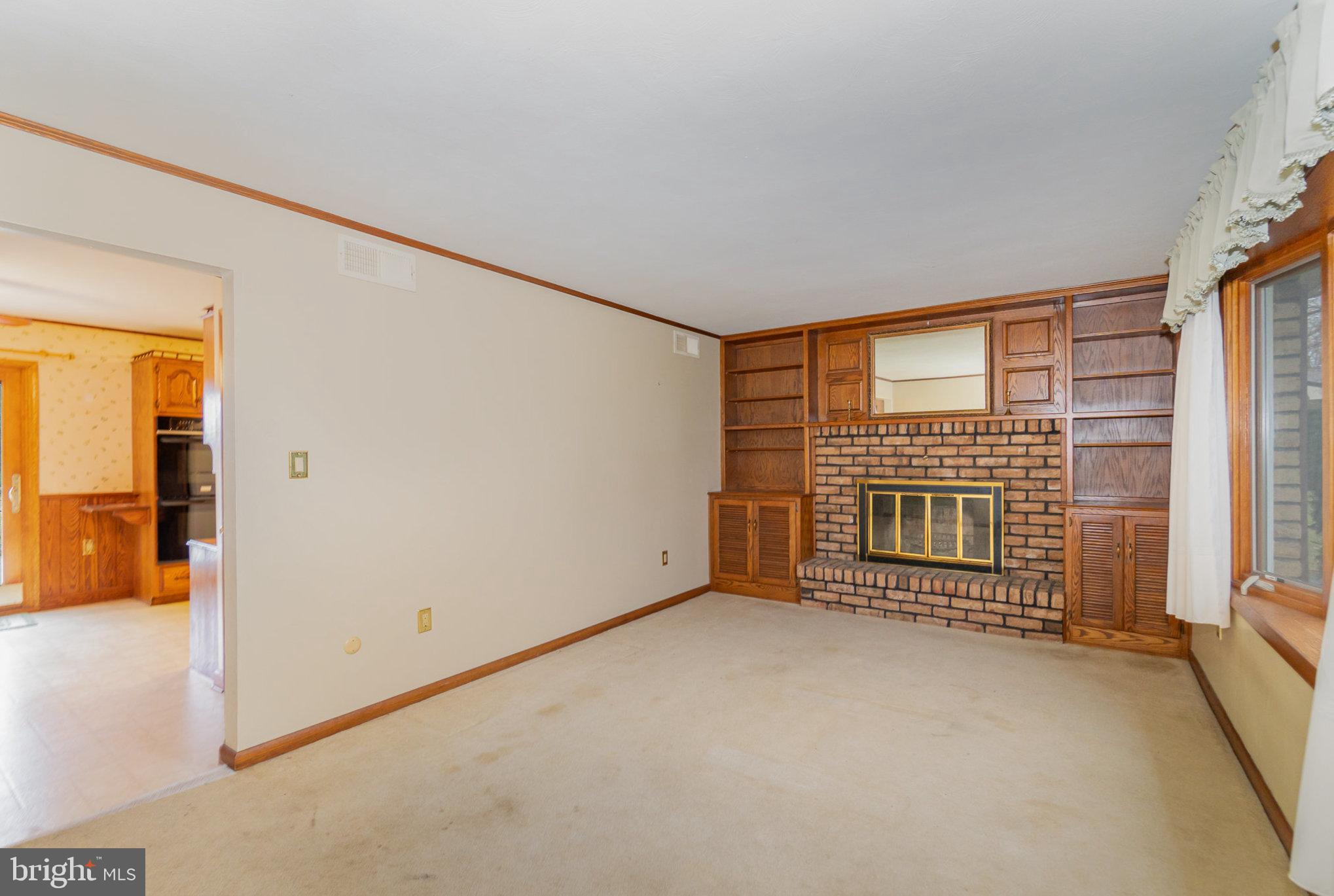 1528 Linden Road Chambersburg, PA 17202 - Photo 5 of 29 Gallery Image 5