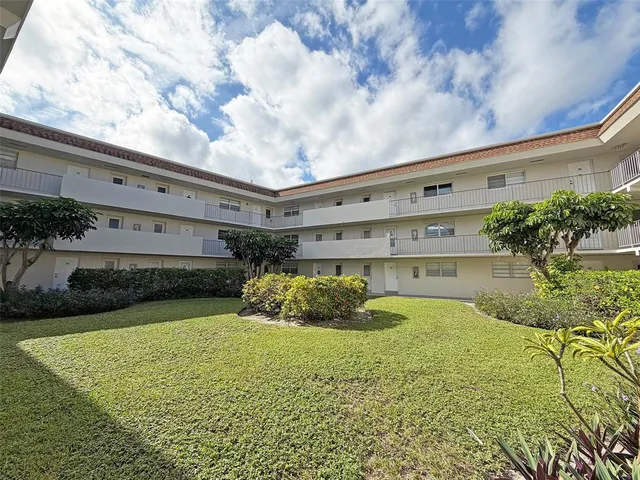 $2,350 | 5601 Northwest 2nd Avenue, Unit 325, Boca Raton, FL 33487
