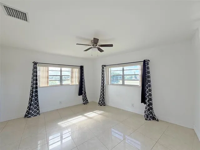 $2,350 | 5601 Northwest 2nd Avenue, Unit 325, Boca Raton, FL 33487