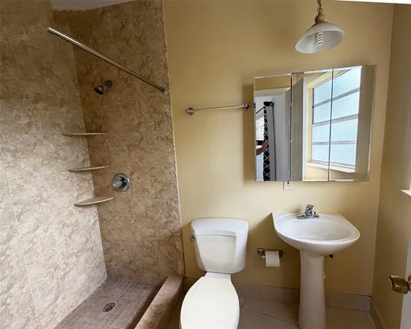 $2,350 | 5601 Northwest 2nd Avenue, Unit 325, Boca Raton, FL 33487