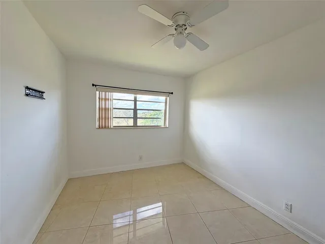 $2,350 | 5601 Northwest 2nd Avenue, Unit 325, Boca Raton, FL 33487